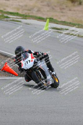 media/Mar-05-2023-TrackXperience (Sun) [[a95d40e56a]]/Group 3/session 2 turn 4/